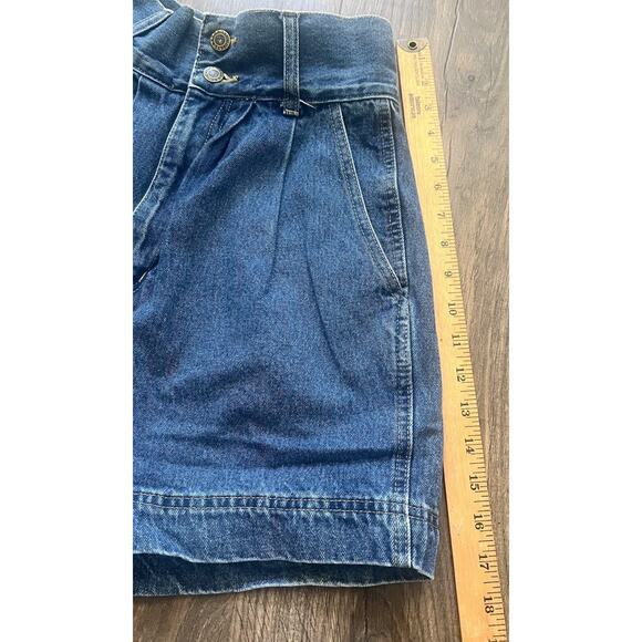 VTG Not Guilty High Rise Pleated Shorts - Picture 5 of 7